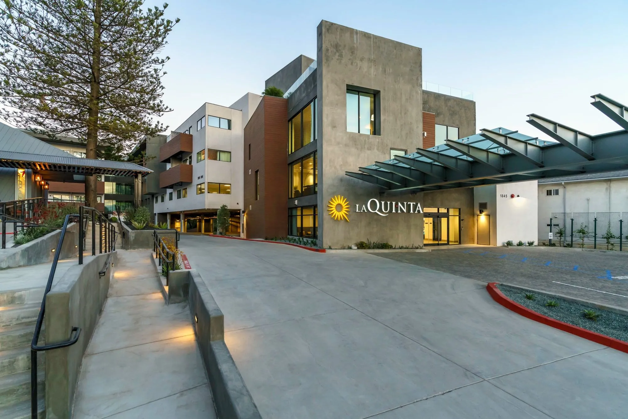 La Quinta SLO, architectural photography by David Lalush