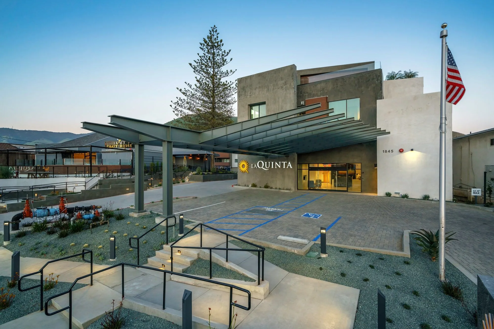 La Quinta SLO, architectural photography